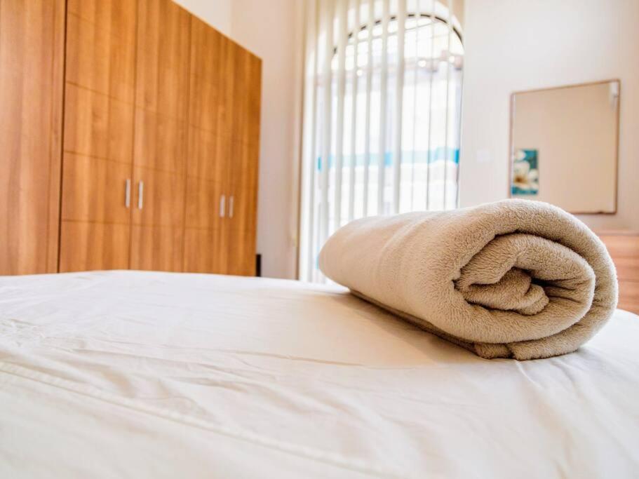 Sea Views Apartment-Wifi-Sleep 5 Marsaskala Extérieur photo
